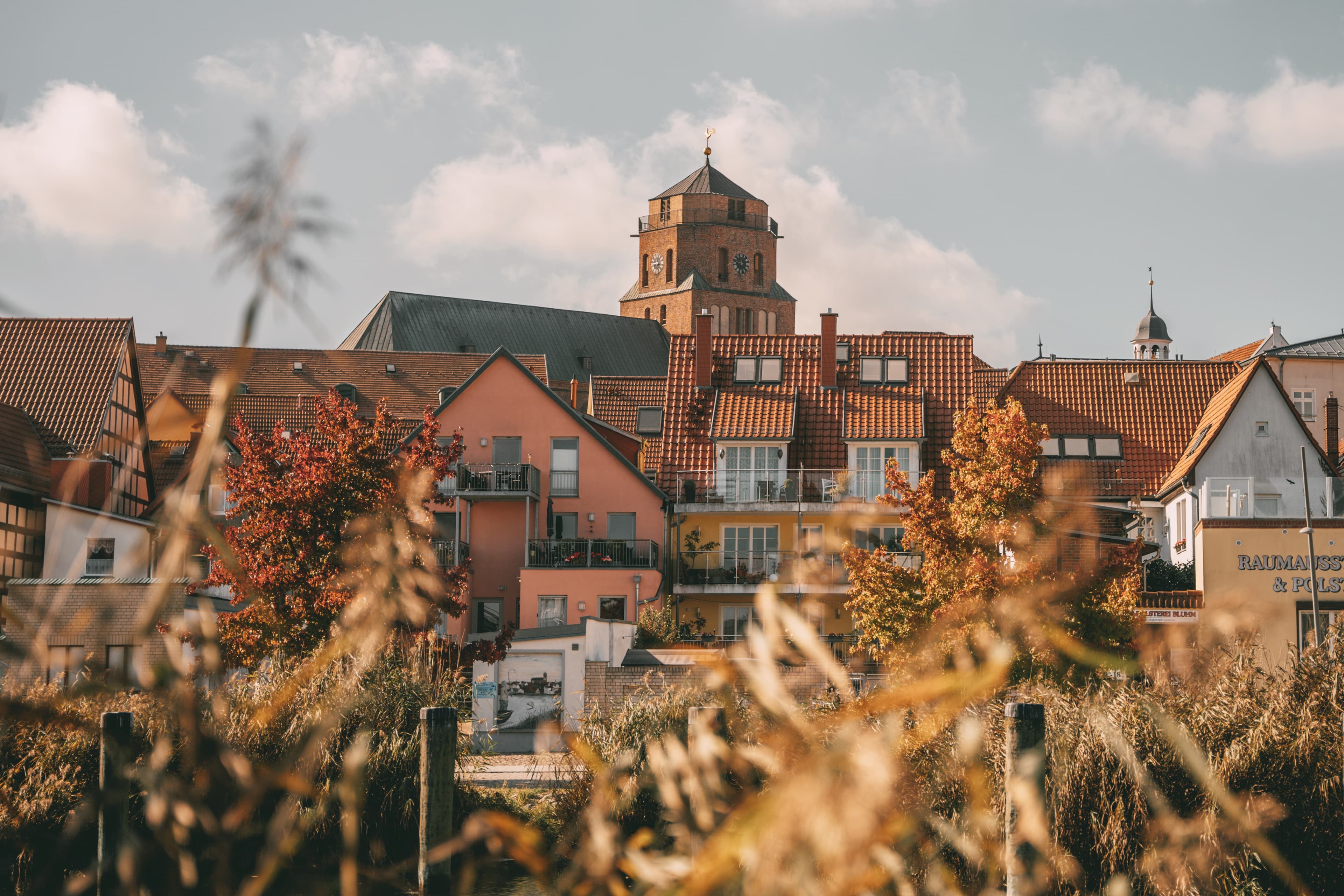 Blick auf die Stadt Wolgast mit der Petrikirche