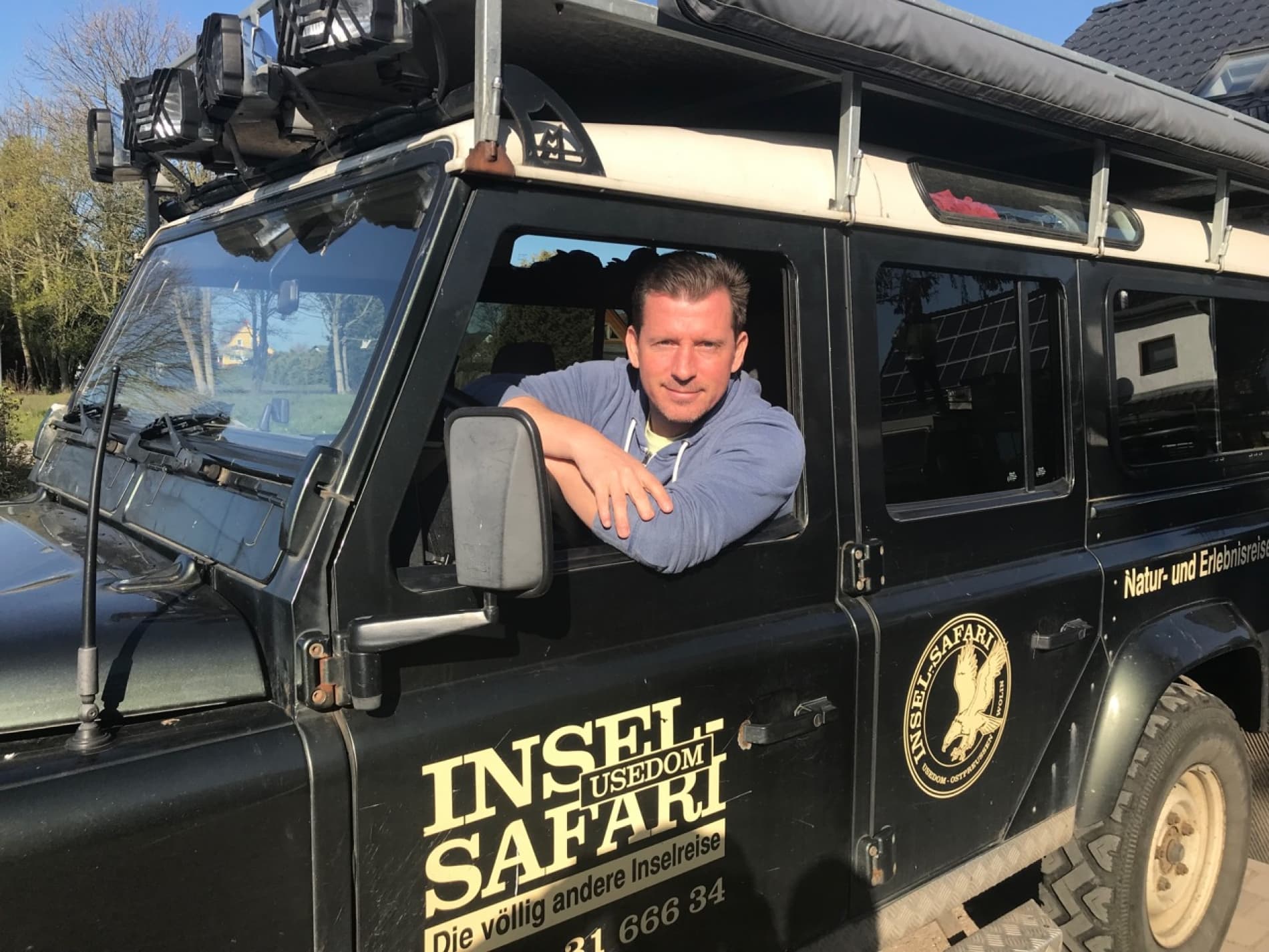 Gunnar Fiedler im INSEL-SAFARI Geländewagen