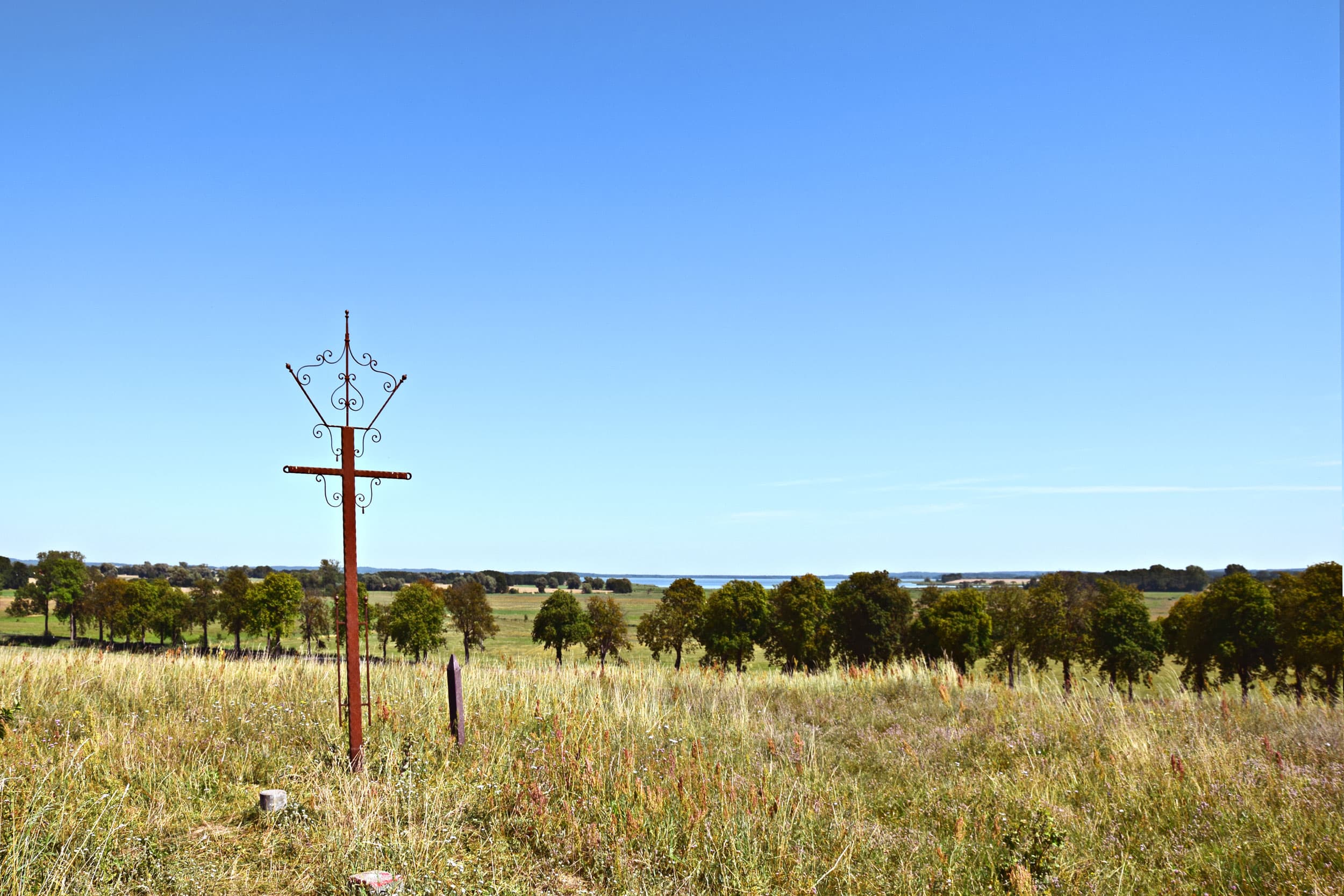 Gipfelkreuz auf einem Berg