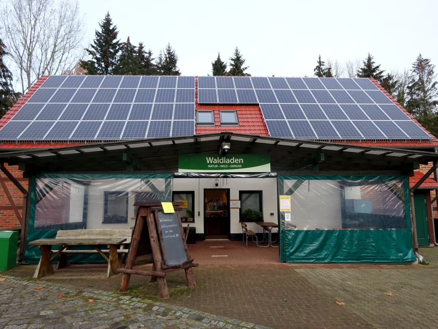 Außenansicht Waldladen Neu Pudagla