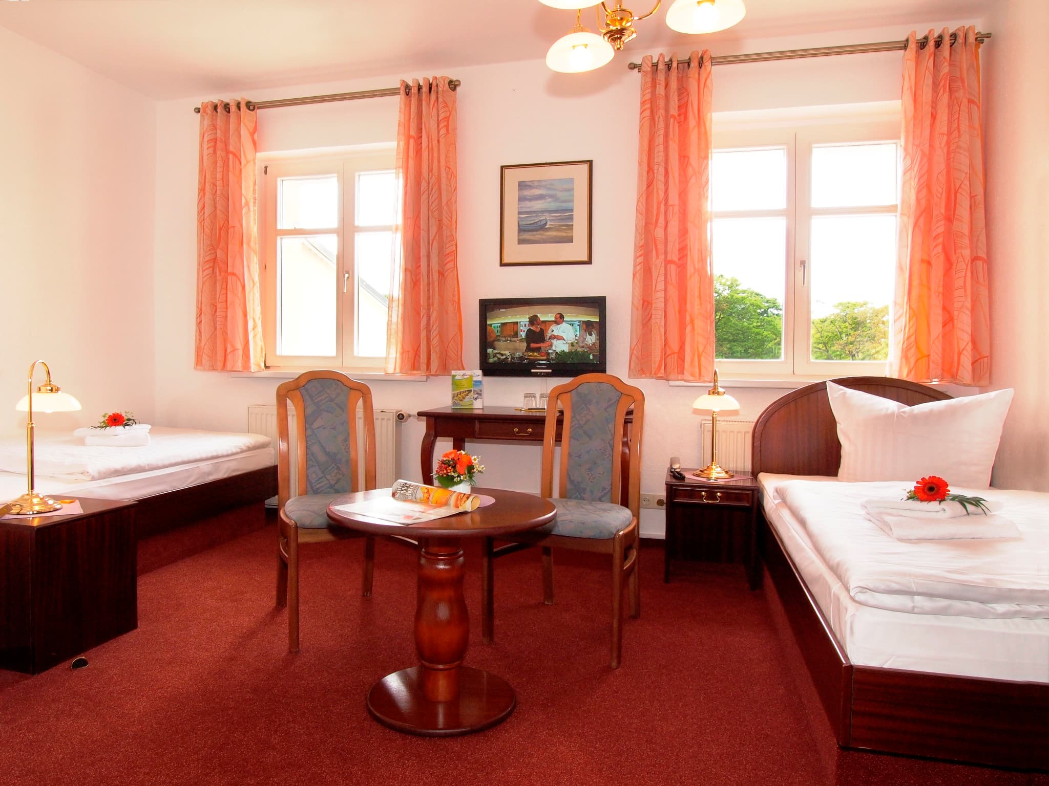 Schlafzimmer mit zwei Einzelbetten