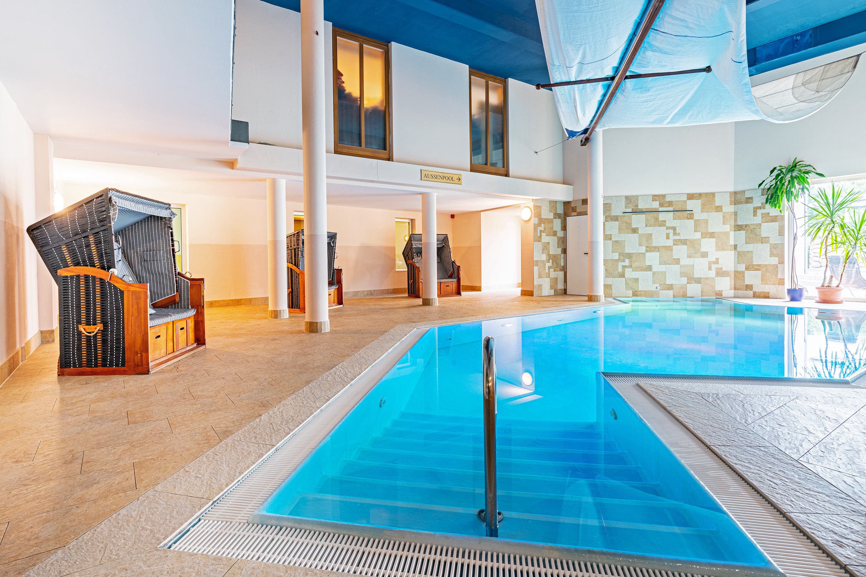 Nautic Hotel Pool