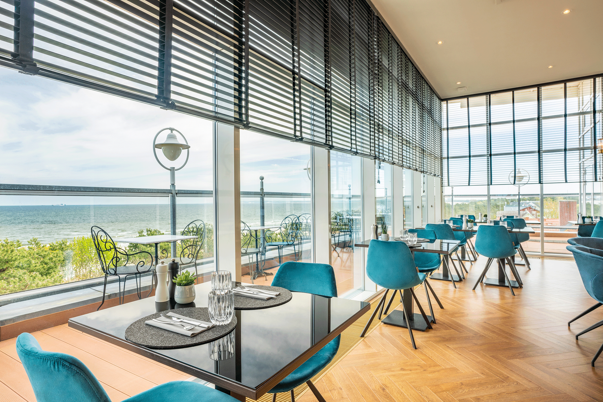 Innenraum Restaurant mit Meerblick