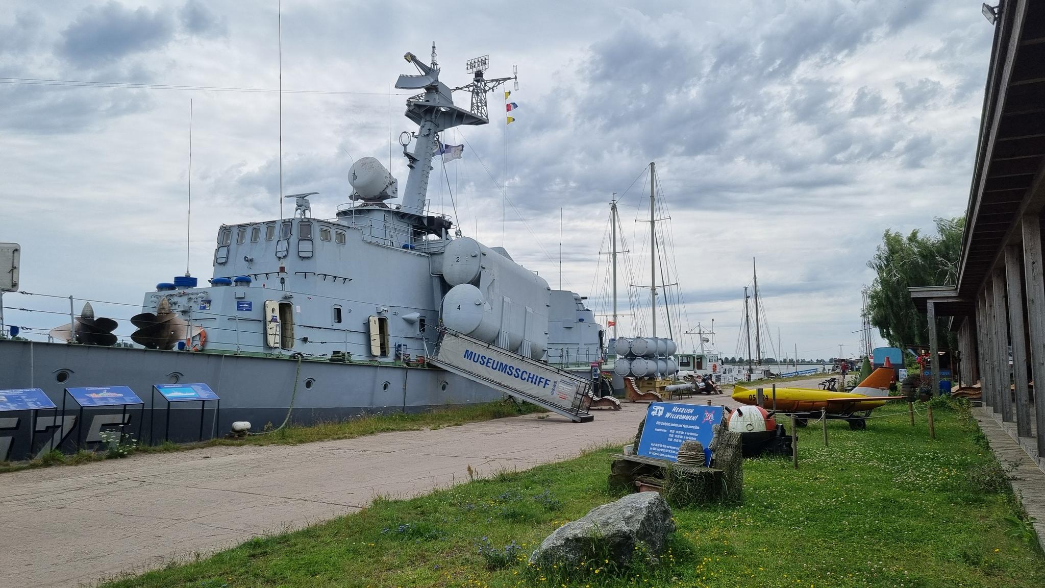 Museumsschiff am Hafen