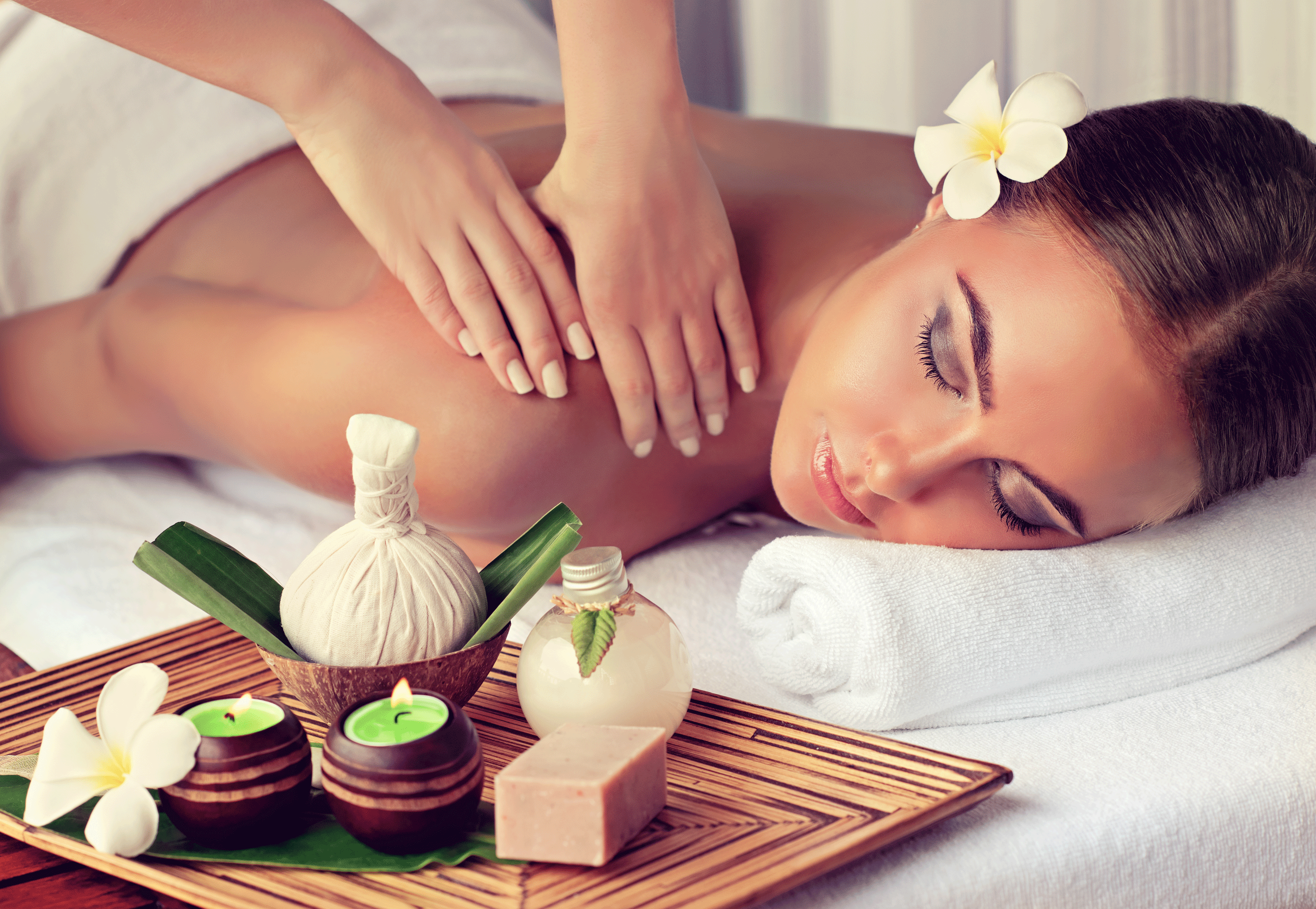 Frau bei einer Massage