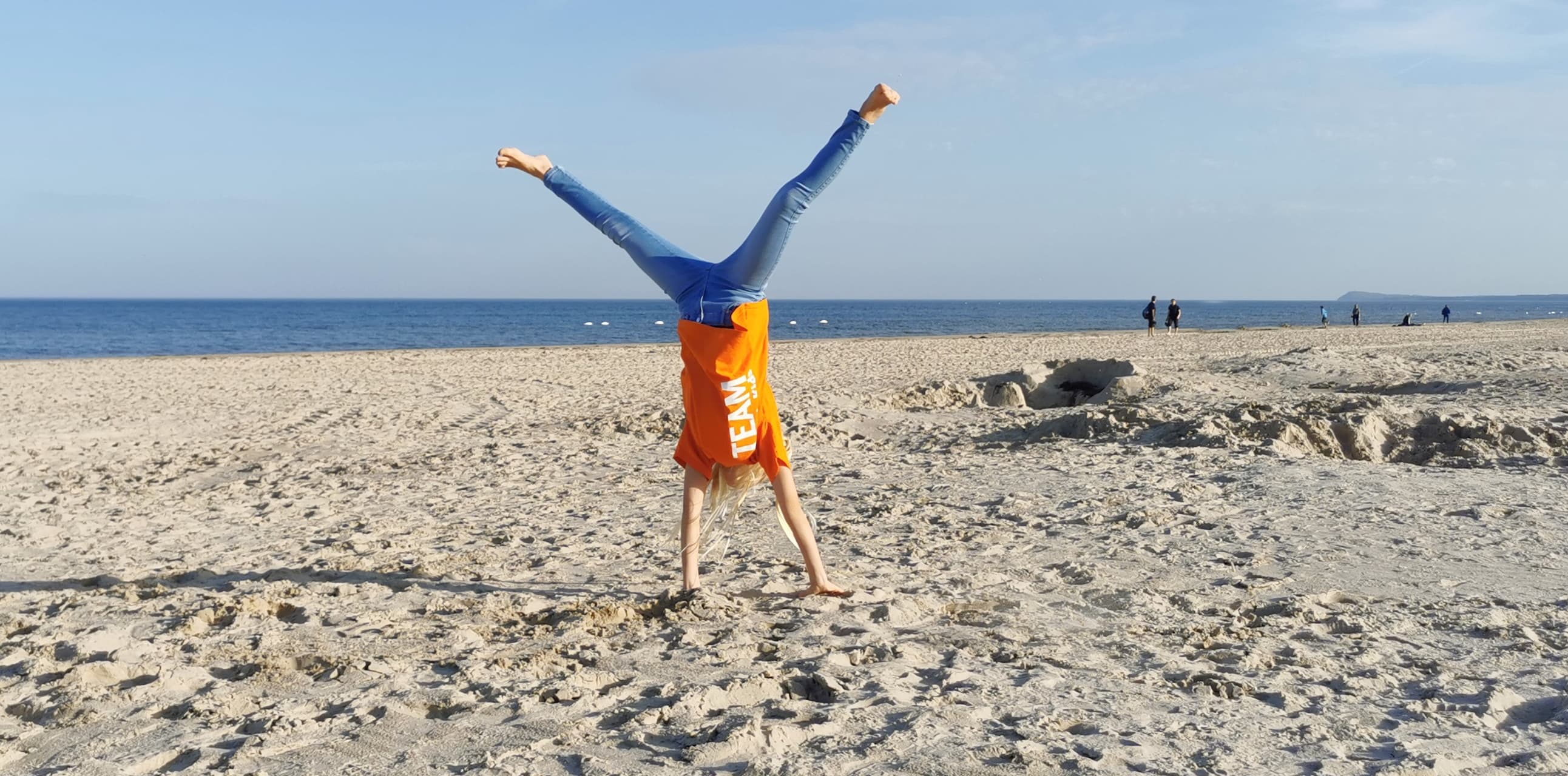 Kinderkurdirektorin am Strand von Karlshagen