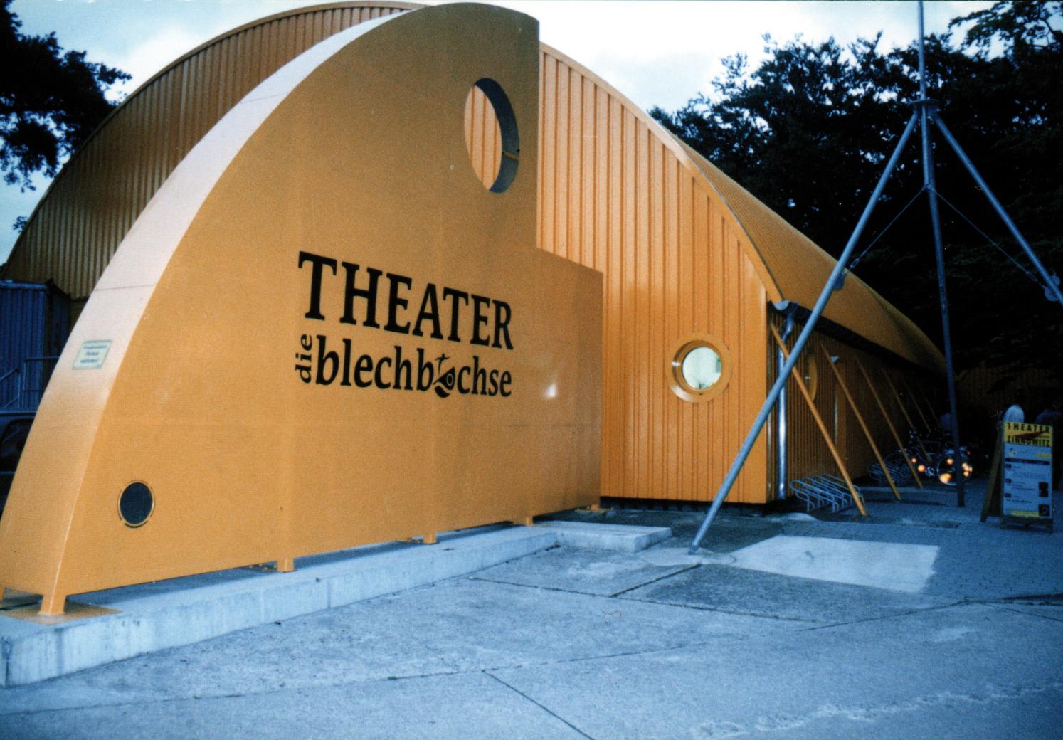 Gelbes Theater - Blechbüchse in Zinnowitz