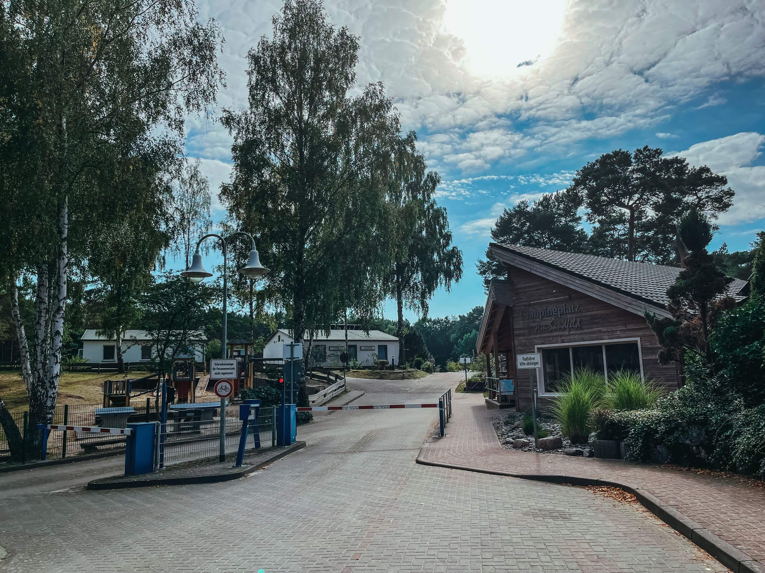 Einfahrt zum Campingplatz