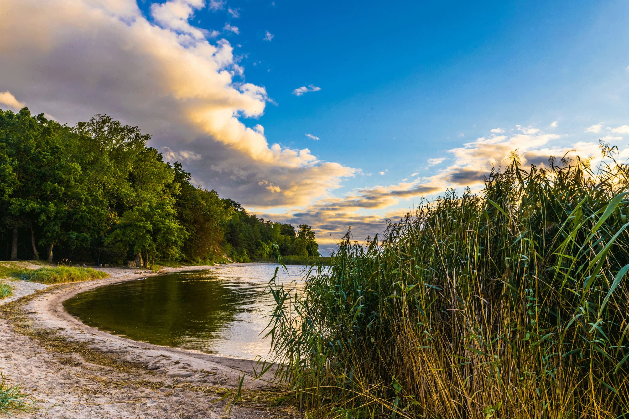 Das Bild zeigt eine Badestelle in Pudagla am Achterwasser