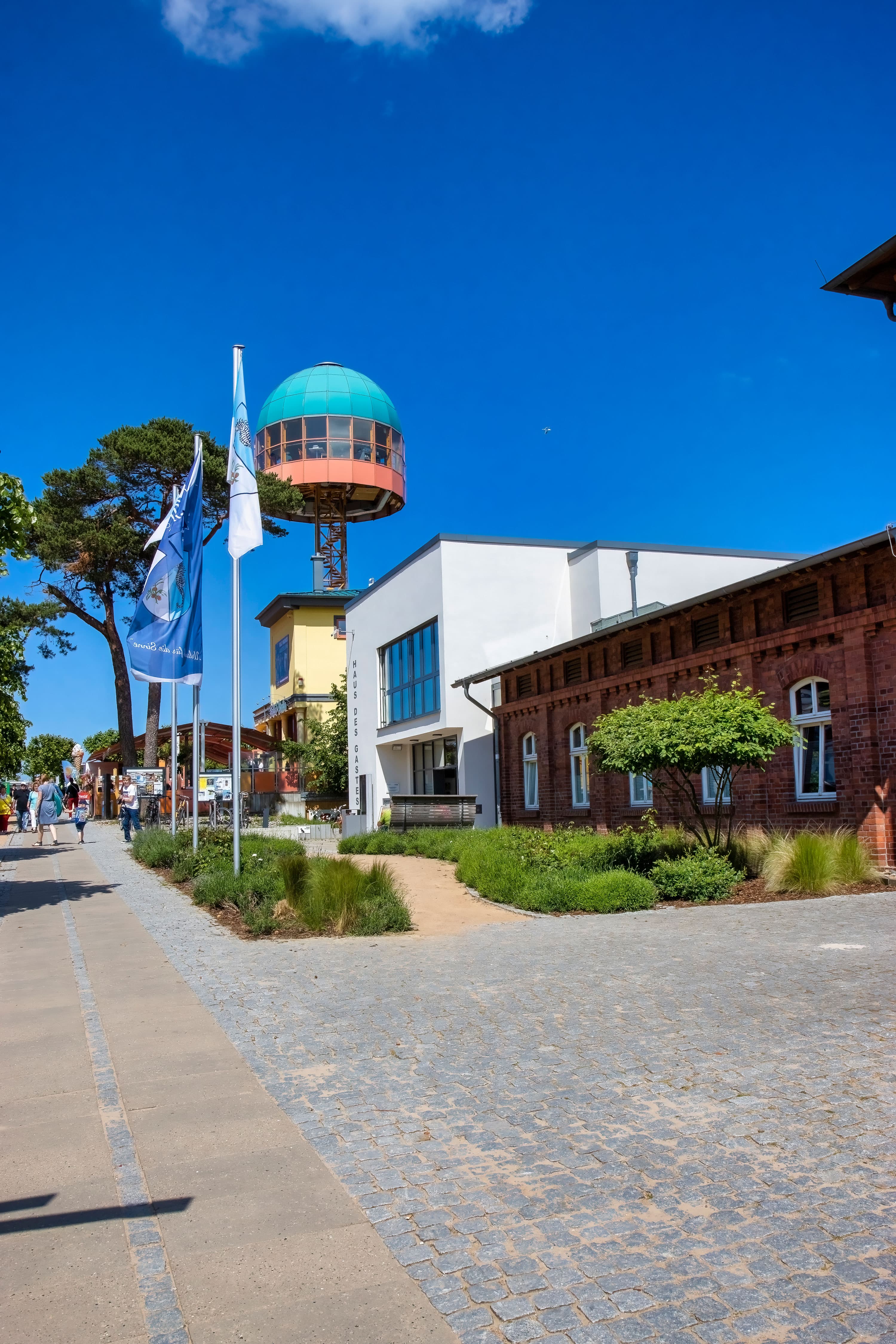 Das Bild zeigt die Touristinformation im Ostseebad Zinnowitz.