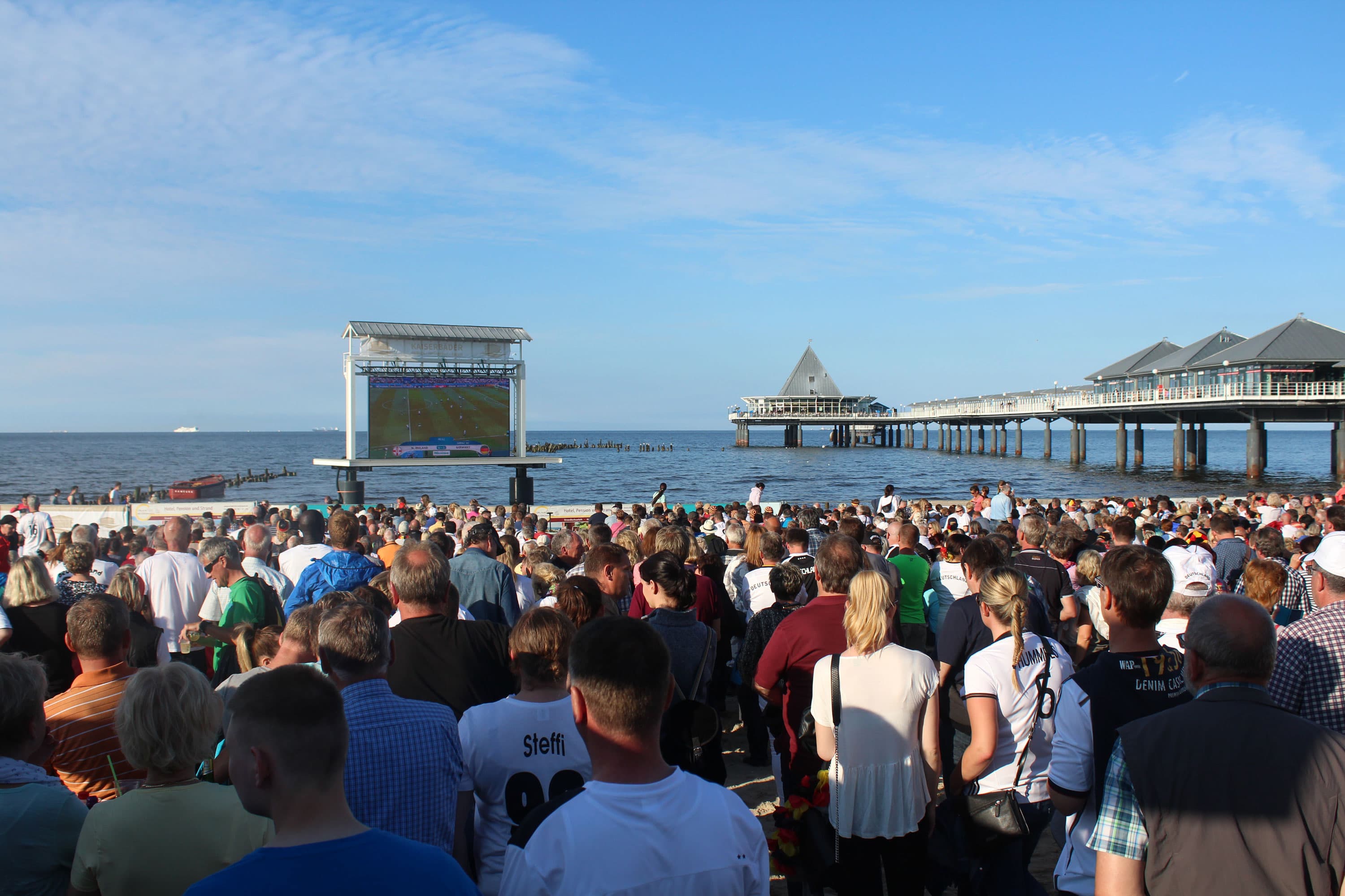 Public Viewing am Strand vor der Heringsdorfer Seebrücke