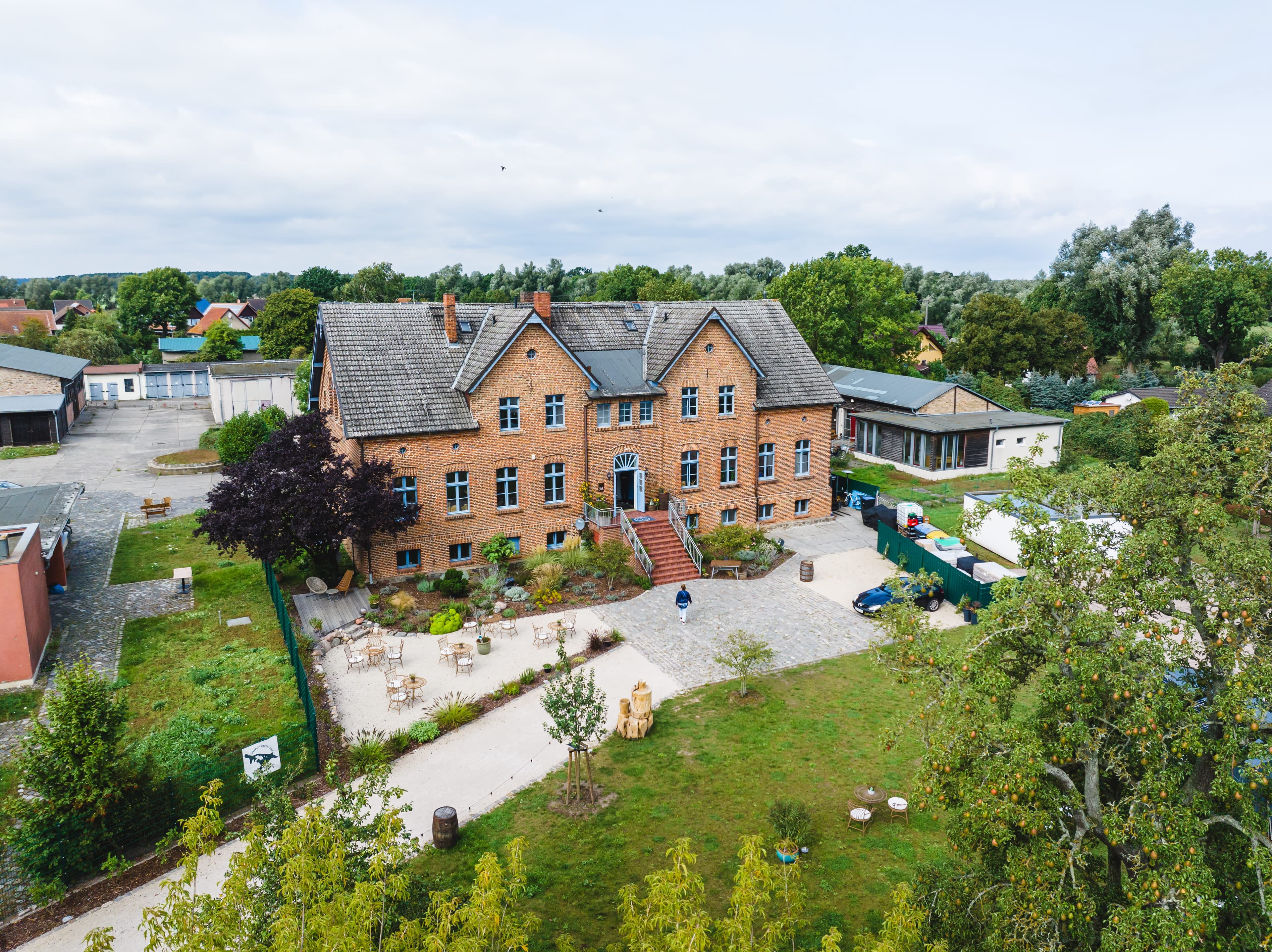 Die Usedom Destillerie mit Garten Aussenansicht